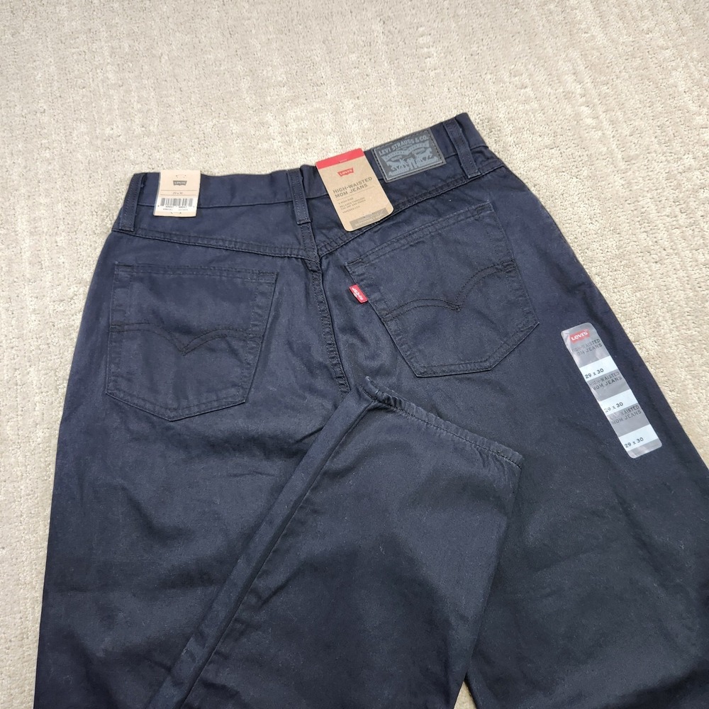 Levis Jeans Women 29x30 High Waisted Mom Jean Relaxed Tapered Leg Black NEW